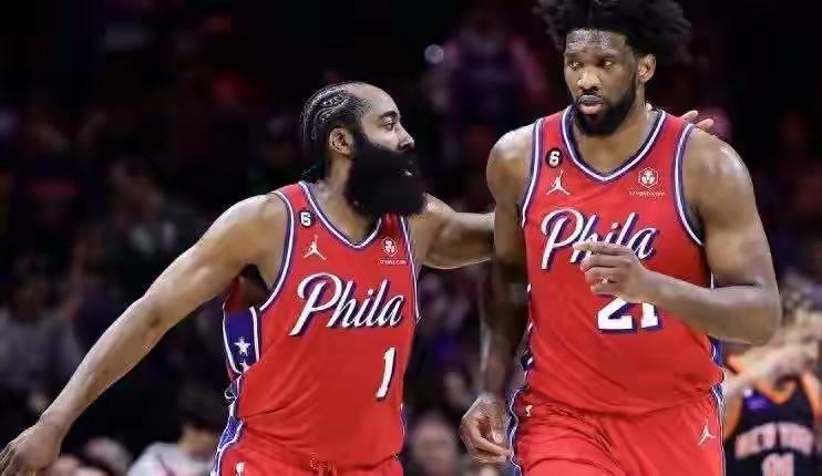 回看哈登生涯搭档过的多位巨星，原来最佳搭档居然是大帝恩比德！2022/23赛