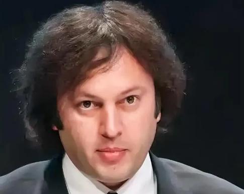 果然格鲁吉亚人聪明，记吃又记打。12月3日，格鲁吉亚总理科巴希泽在电视采访中