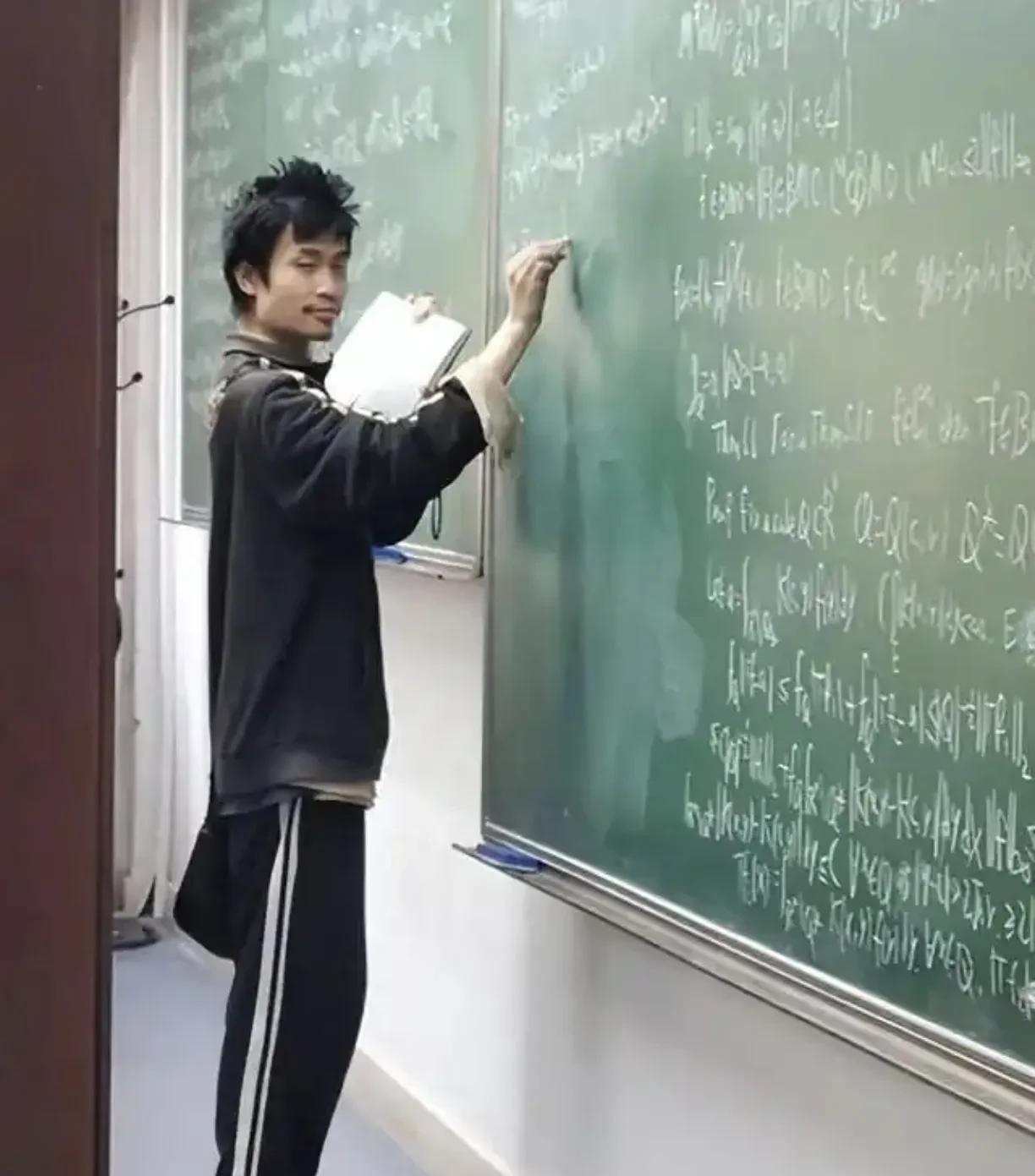 韦神的账号，实际运营者不是他本人！另外，他开通账号的目的有两点！据说，韦东奕的
