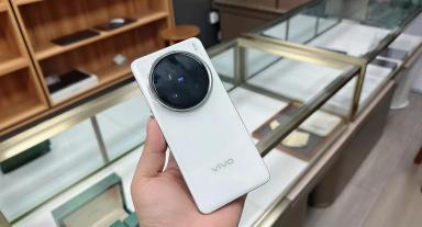 骁龙8至尊版已到极限？老旗舰反而稳如老狗新芯片跑分越来越夸张，实际体验却未