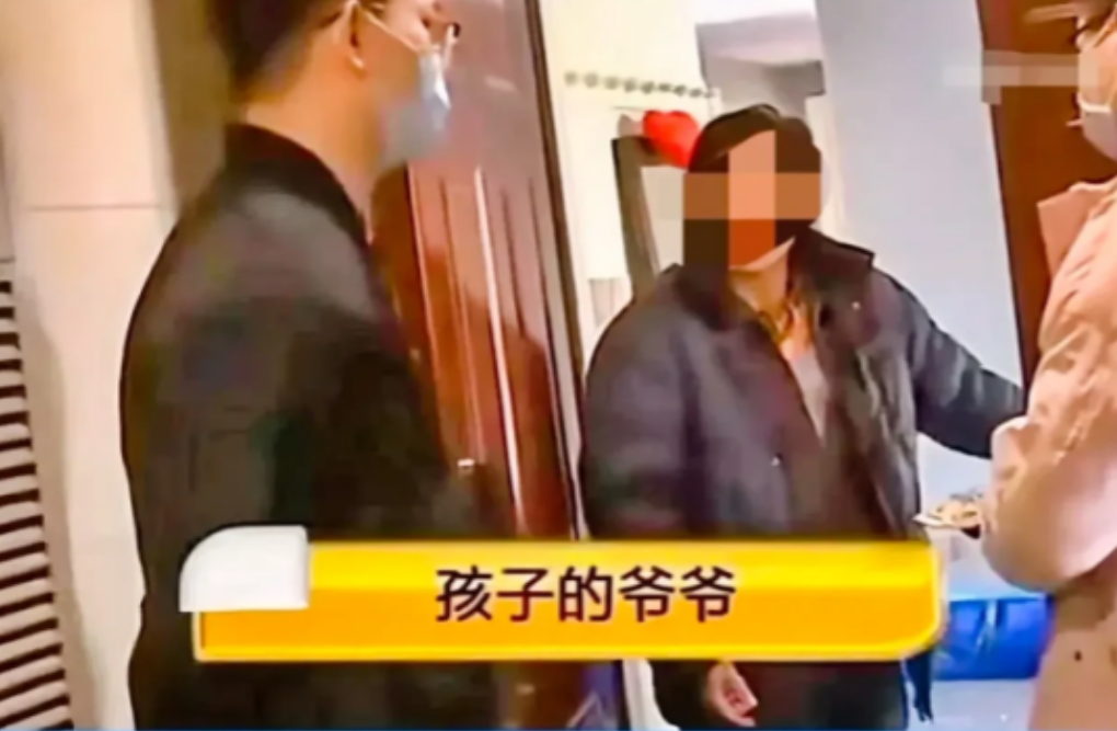 浙江杭州,有一名男子的外卖被连续偷了8次,为了找出盗贼,周某点了3个蛋挞,特别备