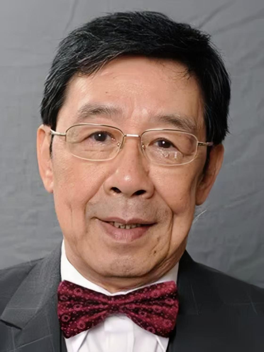 关于95岁的胡枫开演唱会我有个不祥的预感这句话我一直不敢说，今天憋不住了，你