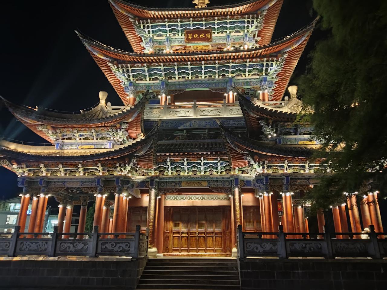 阿三的迷之操作:阿三:那个，高卢，再给我来一百多架阵风。