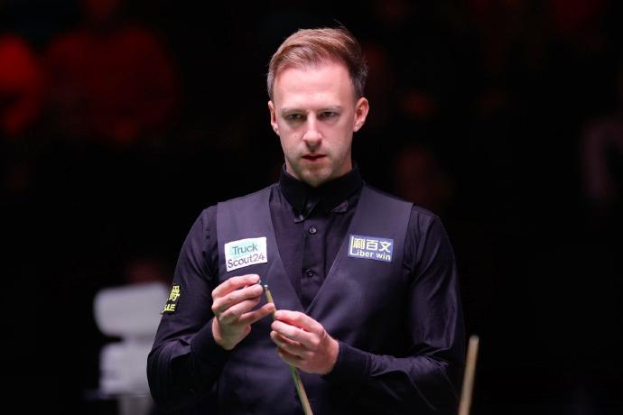 刚刚结束了一场斯诺克世界公开赛正赛首轮较量，拥有31个排名赛冠军、世界排名第1的