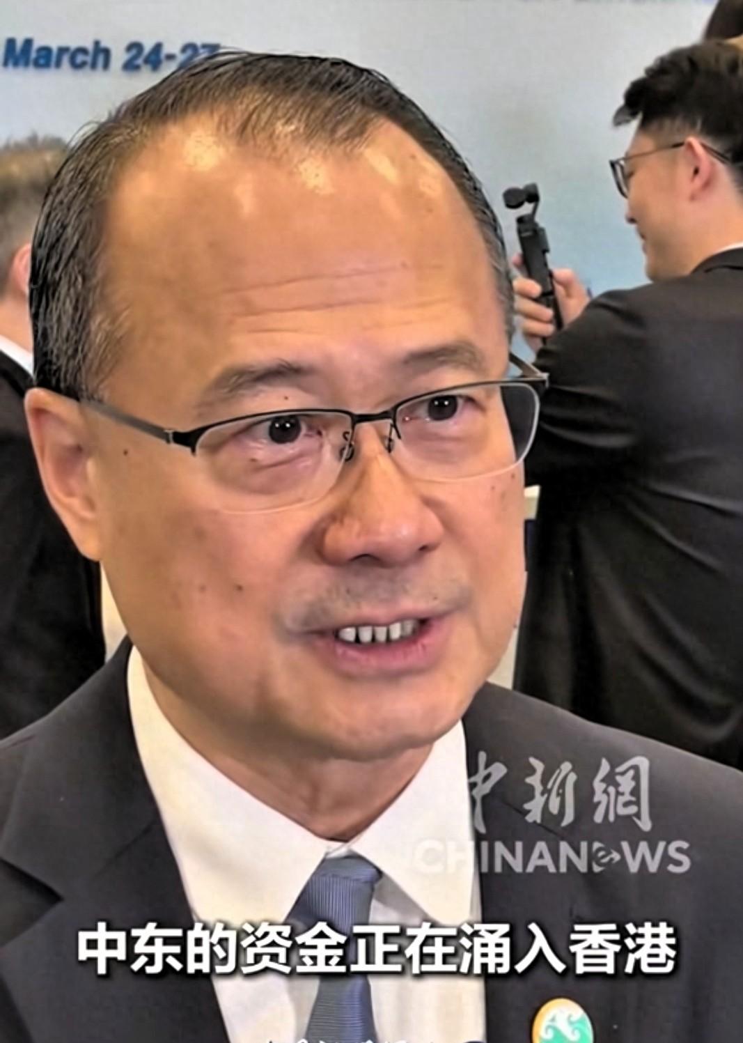 香港中华总商会的会长蔡冠深：连他们自己都猝不及防，中东那边的钱，正一船一船地往香