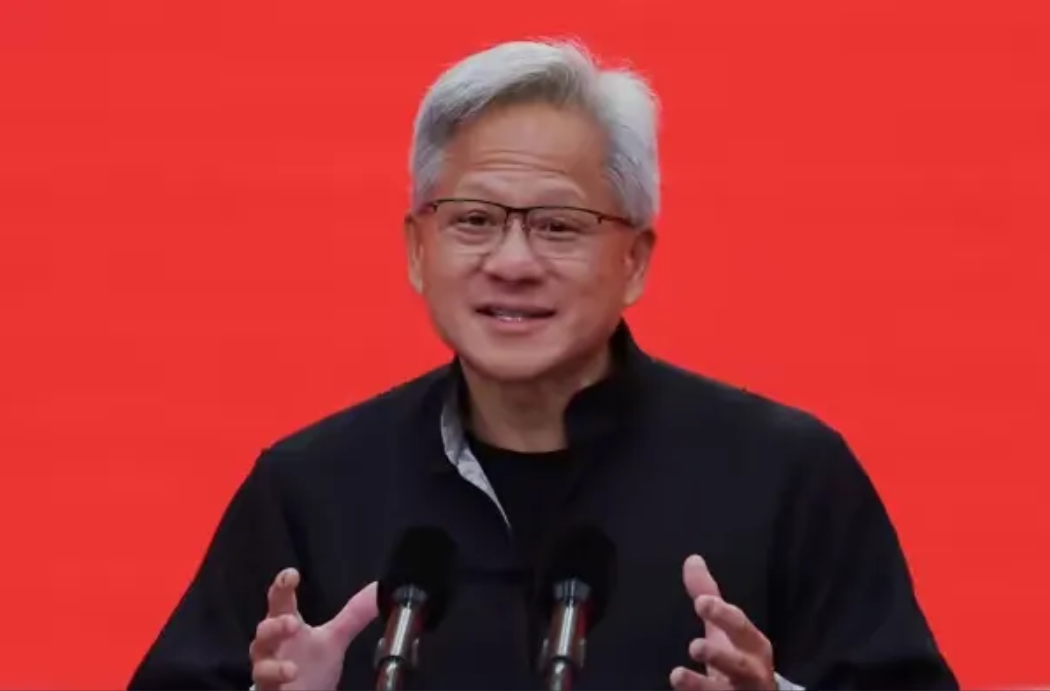 真吓我一跳，难怪美国急着要卖H20芯片呢！据报道，这种芯片的价格一般是每片10万