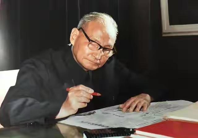 1980年陈云让开国上将陈锡联辞职，老将军猛拍桌子：要我这颗脑袋都行！这话搁