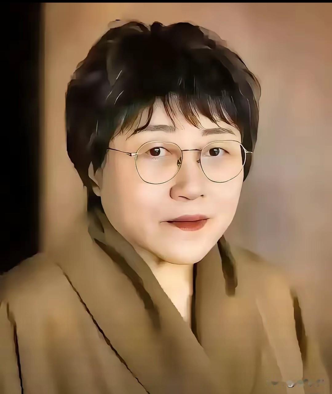 专家说了，男人有钱也不要随便花，如果你把钱花在女人身上，那就是错误的，你花再多的