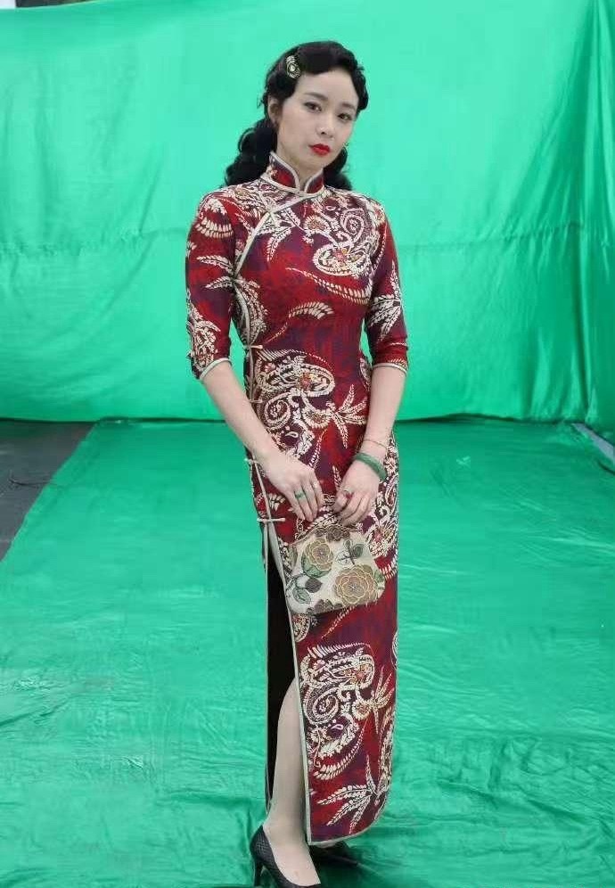 大嫂高叶旗袍感觉没驾驭住