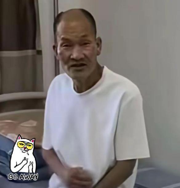 6月9日，在河北保定那座苍凉的救助站里，一场迟到了20多年的重逢让在场所有人动容