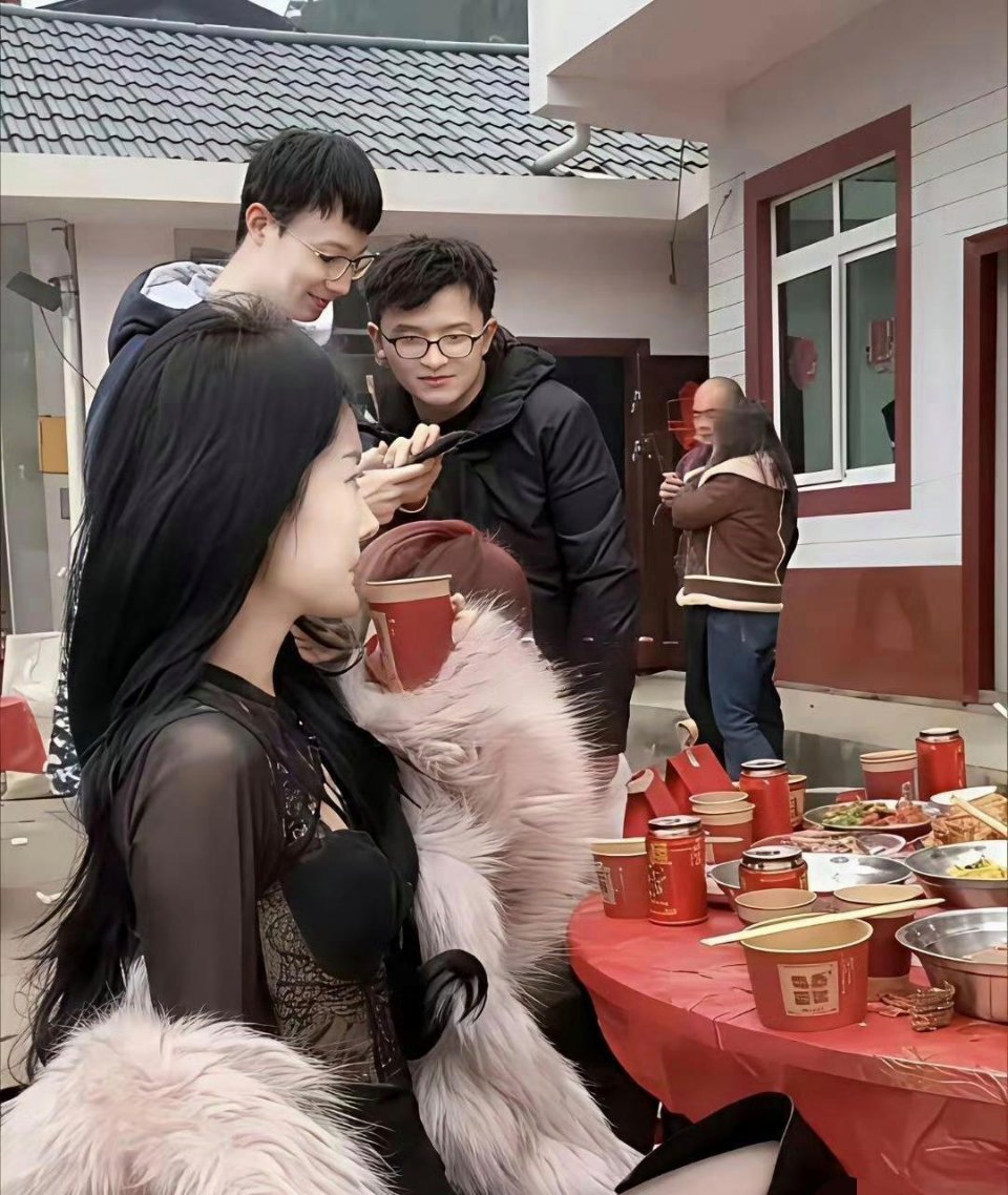 请来的伴娘确实让人眼前一亮