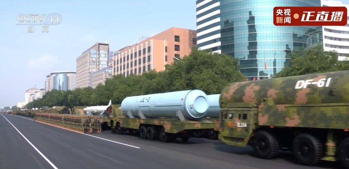 巨浪-3和巨浪-2外形、尺寸和细节上简直一模一样，就像巨浪-2重新刷了个新数字。