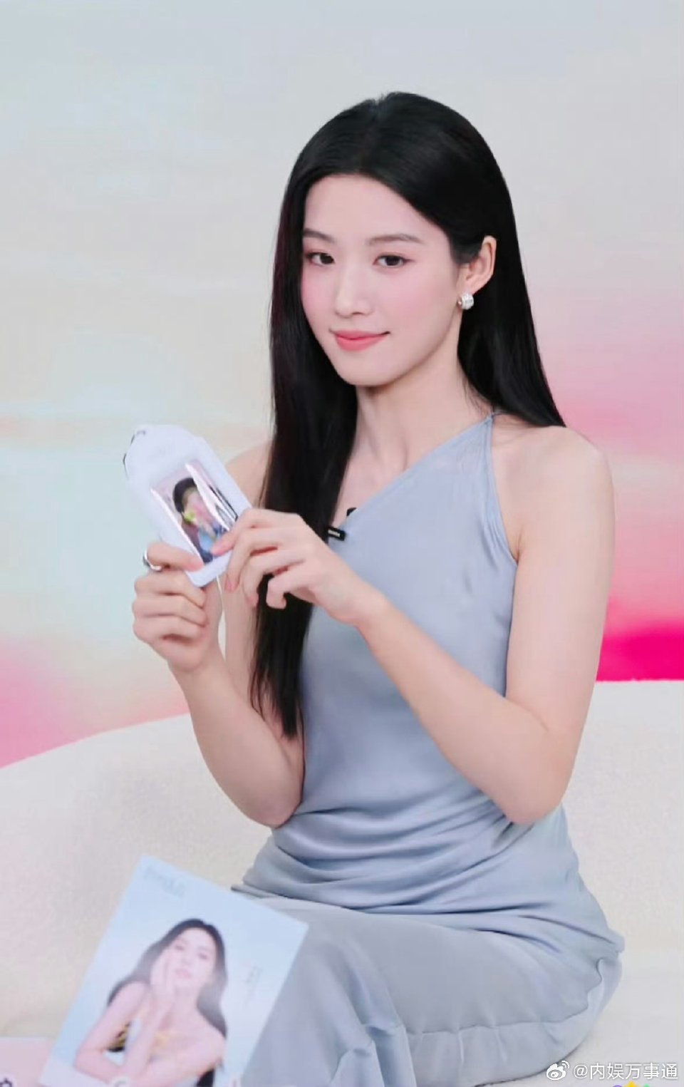 白鹿和卢昱晓直播谁的状态好？