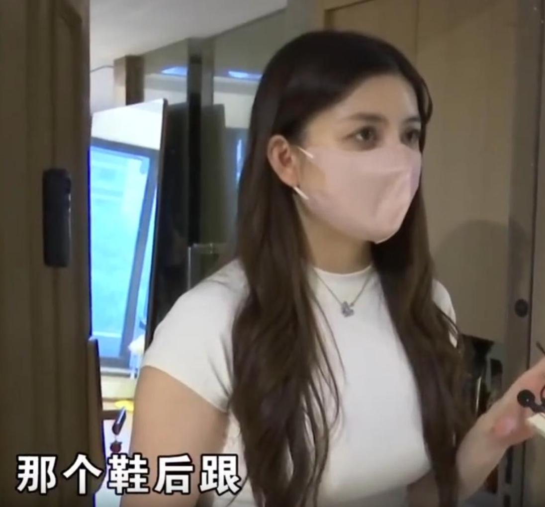 杭州萧山，女生小刘是一名刚从欧洲回国的租客，近期一直在倒时差，作息比较混乱。8月