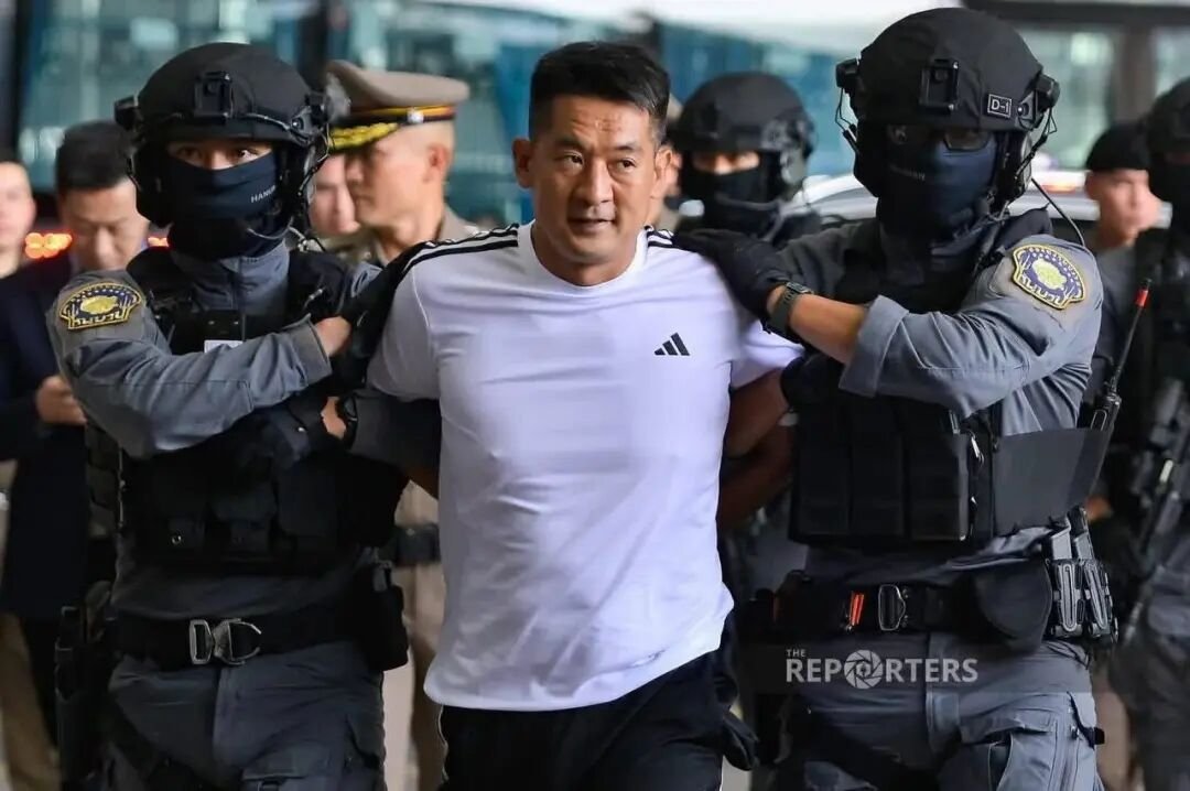 跨境涉赌头目佘智江将被引渡回国受审今天上午，泰国警方将涉嫌组织跨国网络赌博犯罪活