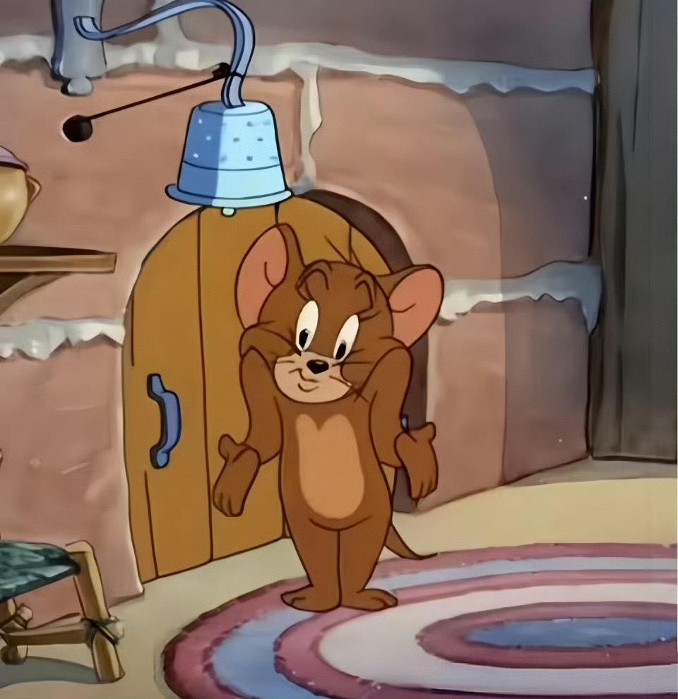 中午在一个饭店吃饭时进来一个挺漂亮的女生对老板说