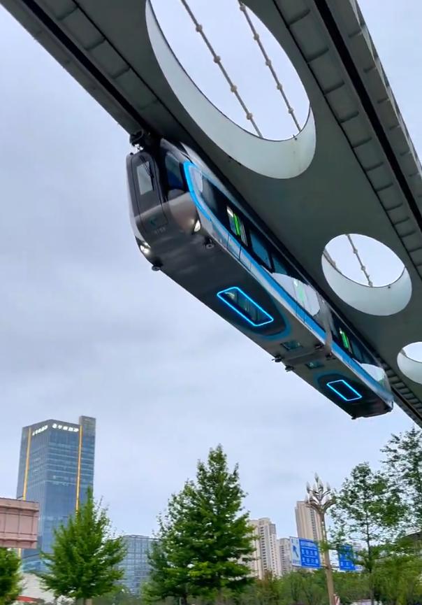 真搞不懂为啥老是有人嫌弃武汉独大，吸血全省，殊不知湖北早就实施一主两副战略，宜昌