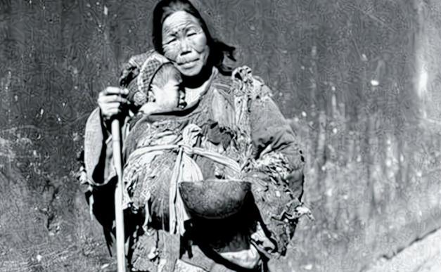 1949年，一位乞讨十年的女乞丐，找到平江县委书记，从怀里掏出1斤2两黄金，全部