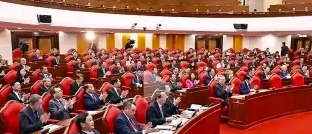 越南多名前党内政要高官被解除职务！据越南媒体7月19日消息：越共中央第十三届中