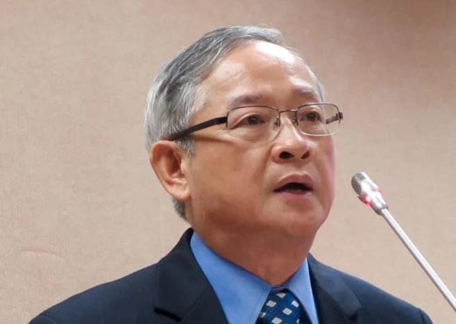 台湾知名人士林郁方：“我实在看不懂大陆造那么多武器装备，造那么多航母干什么，还频