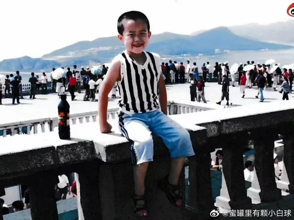 麒麟王楚钦怎么会有这么可爱的头头出现最最最幸福的一家人[奶