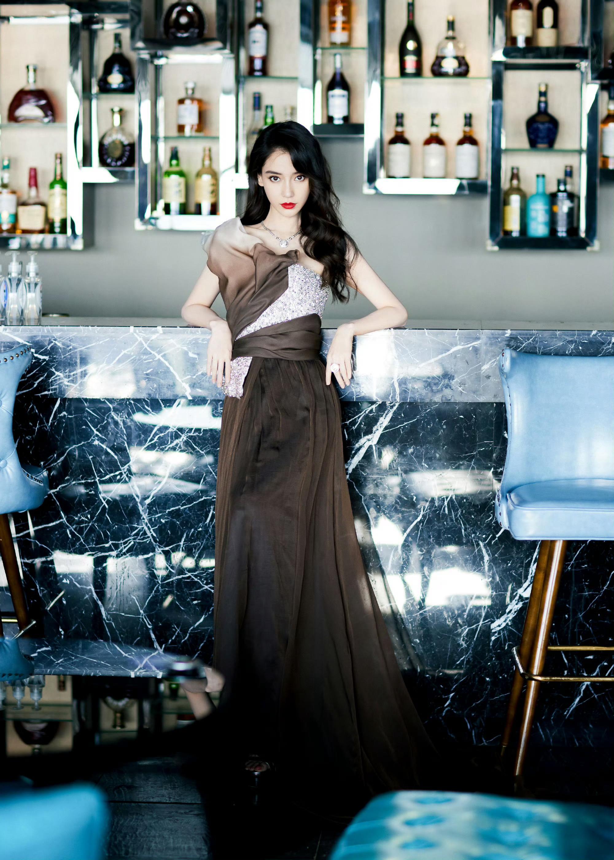 angelababy🍰angelababy我的爱会攀上窗台盛放向你