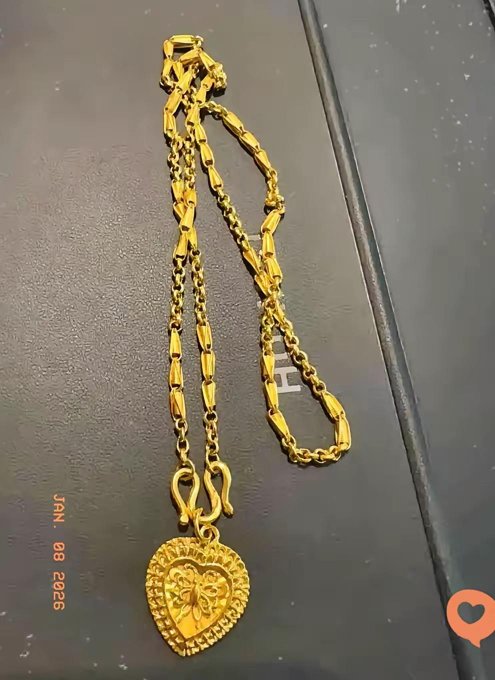 前几天我咬牙把戴了五年的金项链卖了，结果被现实狠狠打了一巴掌。 其实，像我这