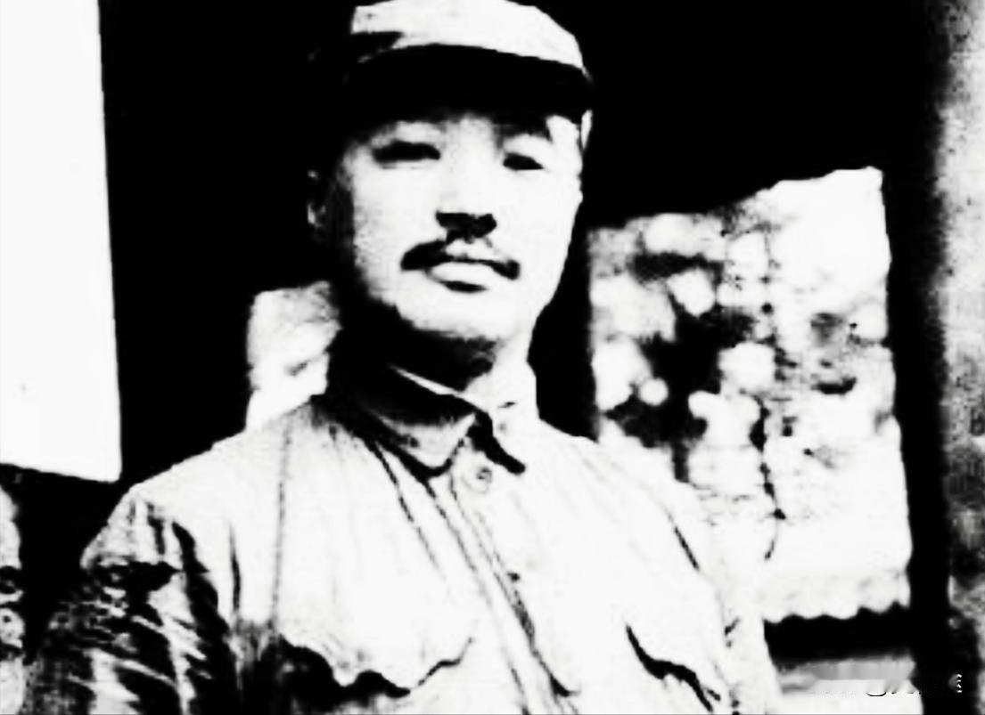 1975年贺捷生给毛主席写信，请求寻找贺龙遗骸，主席看完流泪批复。一九七五