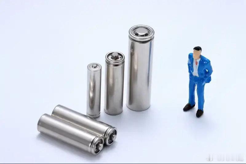 重磅政策利好！钠电池+固态电池免税受益核心标的盘点行业大利好落地：9月起传统锂电