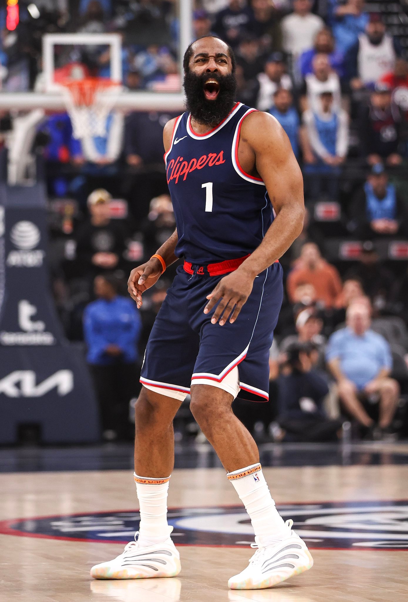 啊卧槽，牛逼！哈登上半场杀疯了！！！[并不简单]——半场出战16分钟——9投7中