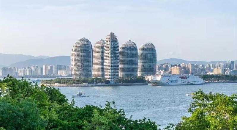 海南封关了，真能取代新加坡？最近大家都在聊海南封关的事。说是要搞自由贸易港，