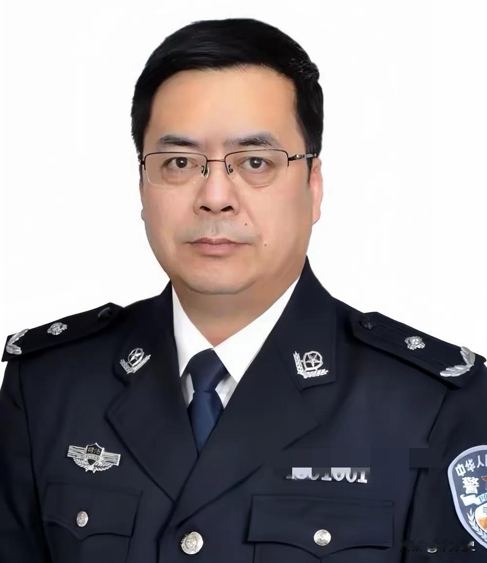 他已年满60岁，本来可以准备享受退休生活了。谁知道，在2026年4月29日他被查