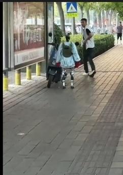 北京街头惊现万元机器人革命！中国智造正在改写全球科技格局（来源：三里河）