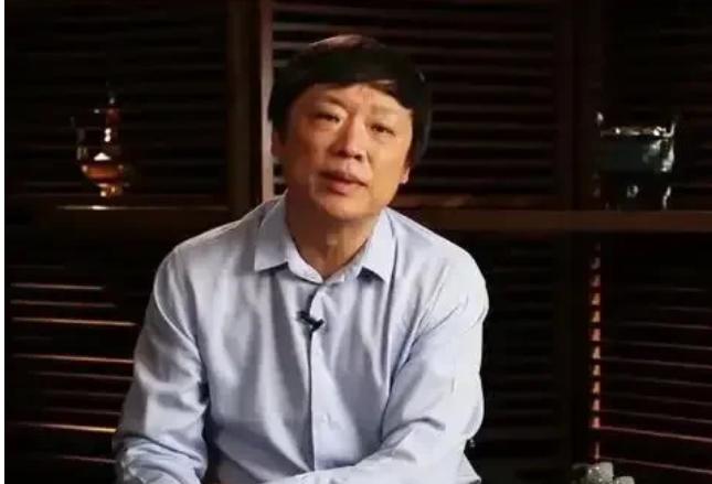 项立刚对老胡的第三波反击来了。首先项立刚针对老胡所说的“中国学法律的人早年去