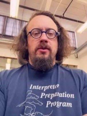 布朗大学枪击案凶手身份已经确认。布朗大学枪击案凶手已被确认为萨姆·海德，一名