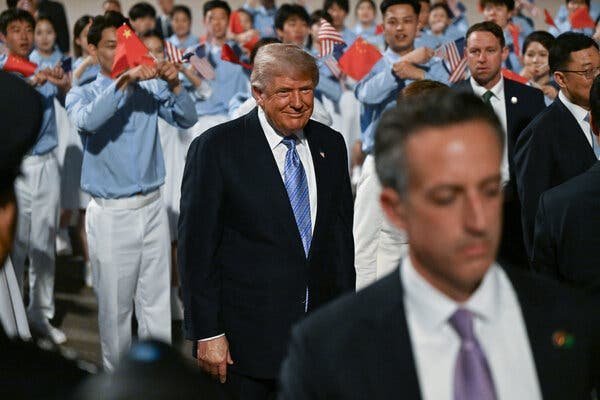 elonmusk整个半个地主，很舒坦的样子，估计在团队内没少吹nb。老黄经