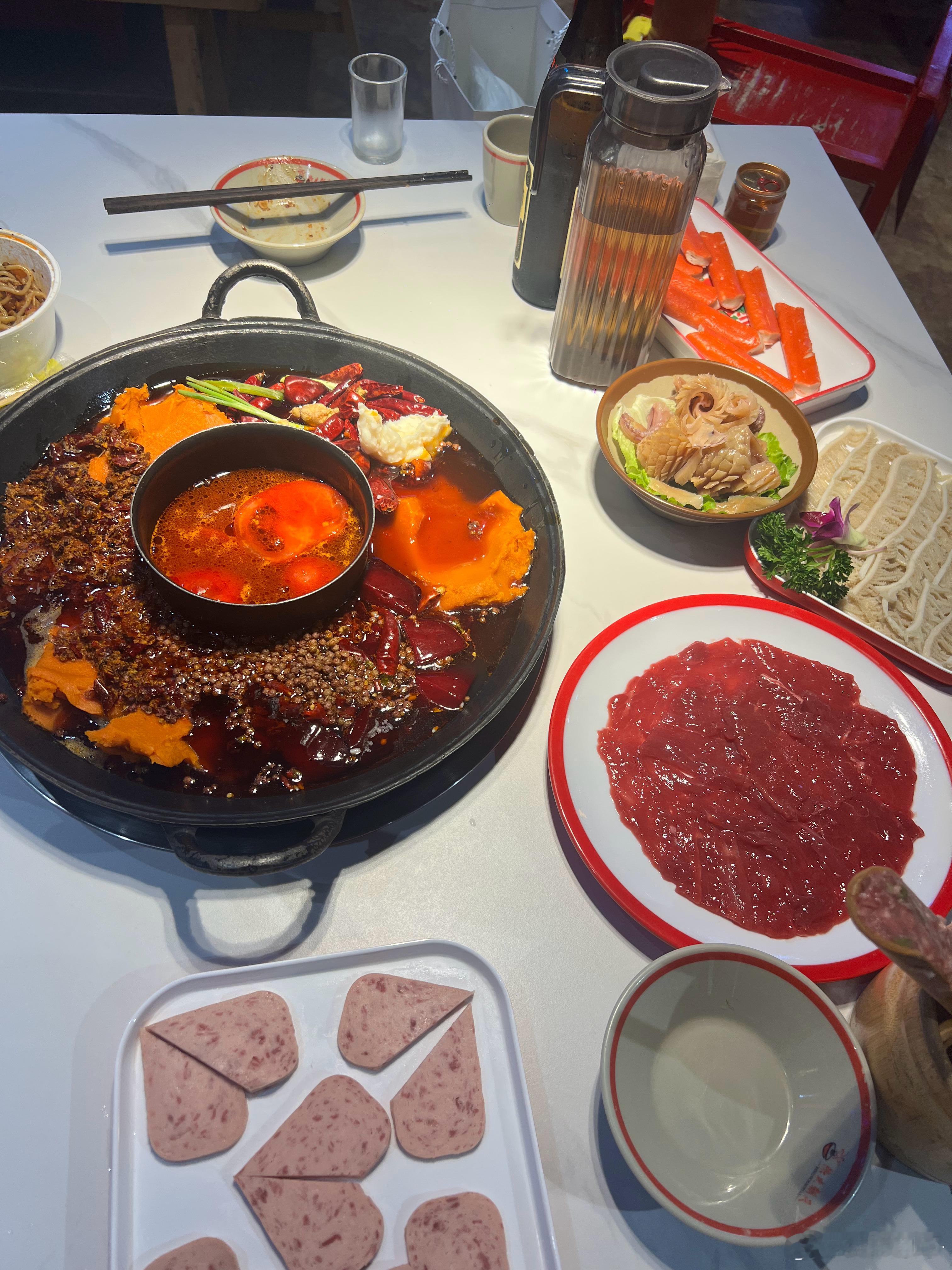 国庆节后有多少人因为暴食后悔了国庆中秋连吃八天，感觉裤子纽扣都快跟我急眼了！刚收