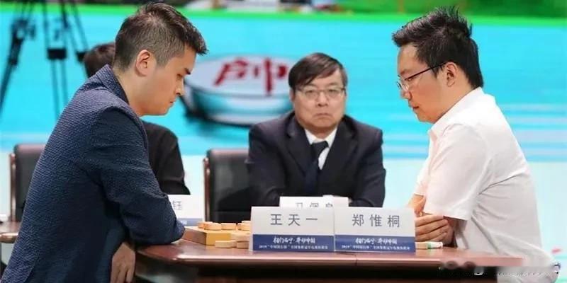 一夜醒来象棋的天塌了，从王天一的“录音门”开始，所有的前沿象棋手几乎全军覆没，包