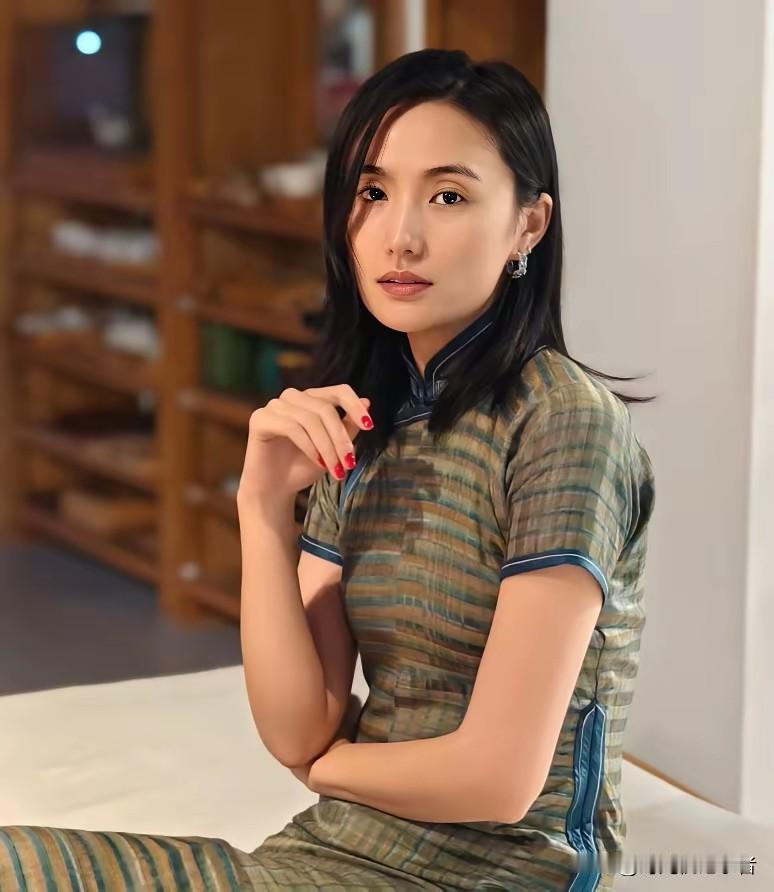 海哈金喜真是体面的女人，嫁给比自己大19岁的男人，为他结婚生孩子，面临着各种非议
