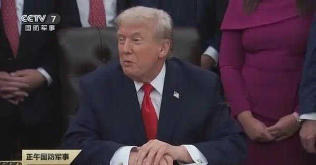 美国突袭中国商船，很多人以为这是咱们吃了个哑巴亏。错了！这哪是吃亏啊，分明是特朗