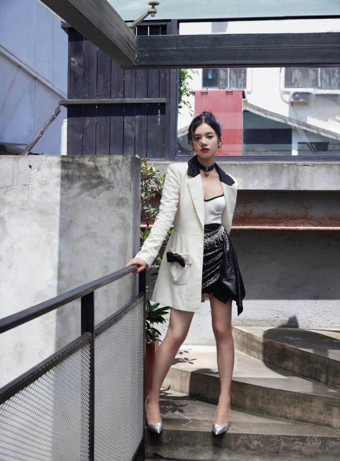 张婧仪真的从头美到脚，不愧是女神之躯！​​​