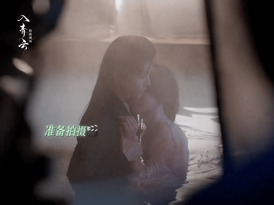 侯明昊说温泉戏没删果然没骗我反向剧透第一人！这段温泉戏简直古偶情欲戏教科书