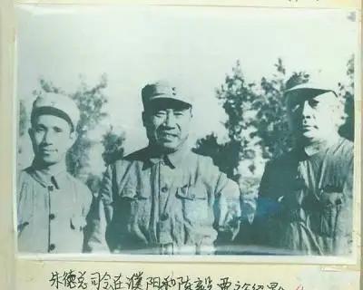 1948年，陈毅、粟裕护送朱老总穿越敌占区，迎面撞上200多名国民党兵。陈毅、粟