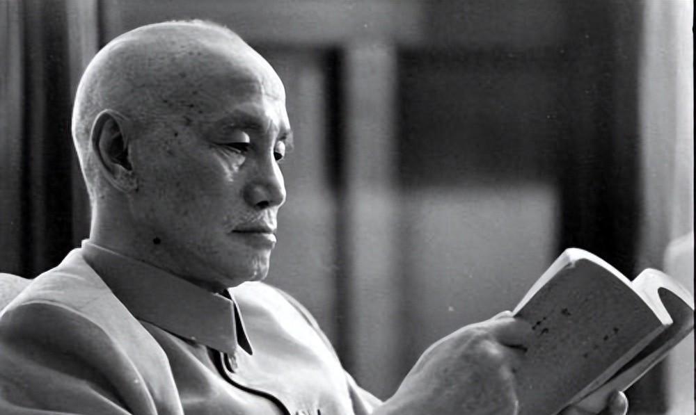 毛主席评价蒋介石：他手下有三大悍将，重用一位都不会败得这么惨【1948年12月