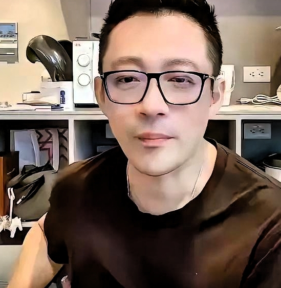 结了婚老婆赖在台湾不回来汪小菲这婚结了个寂寞马筱梅生孩子、坐月子、带孩子，全在