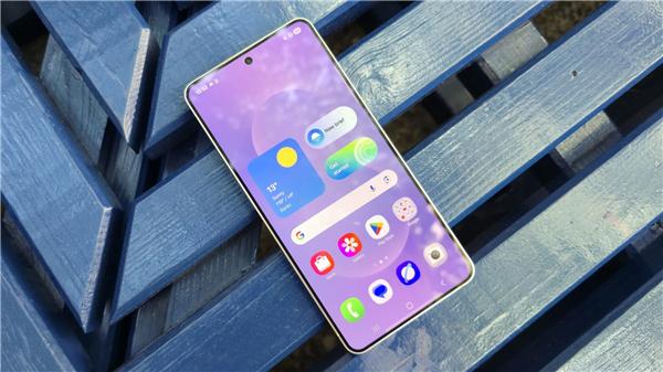 全球首发2nm！三星S26渲染图出炉5999元起小屏党狂喜旗舰机玩游戏半