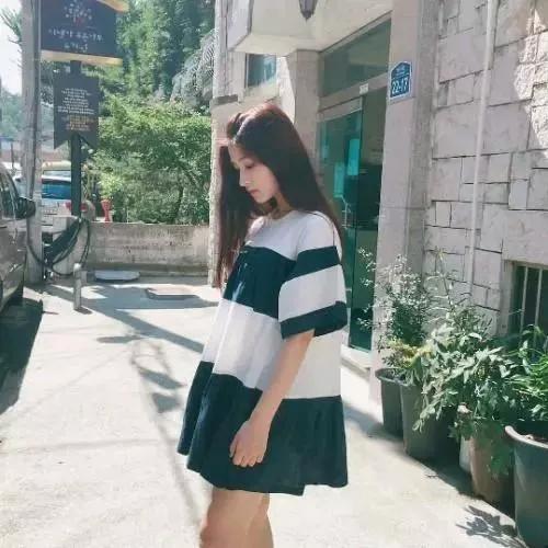 夏日清新穿搭，条纹裙装搭配，元气满满！