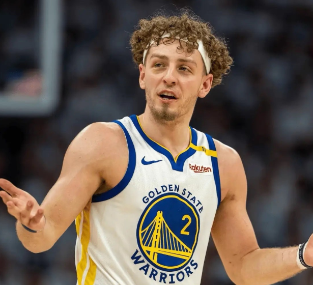 说句难听的普尔当年言行比波杰嚣张多了普尔是真把自己当库里接班人了甚至场