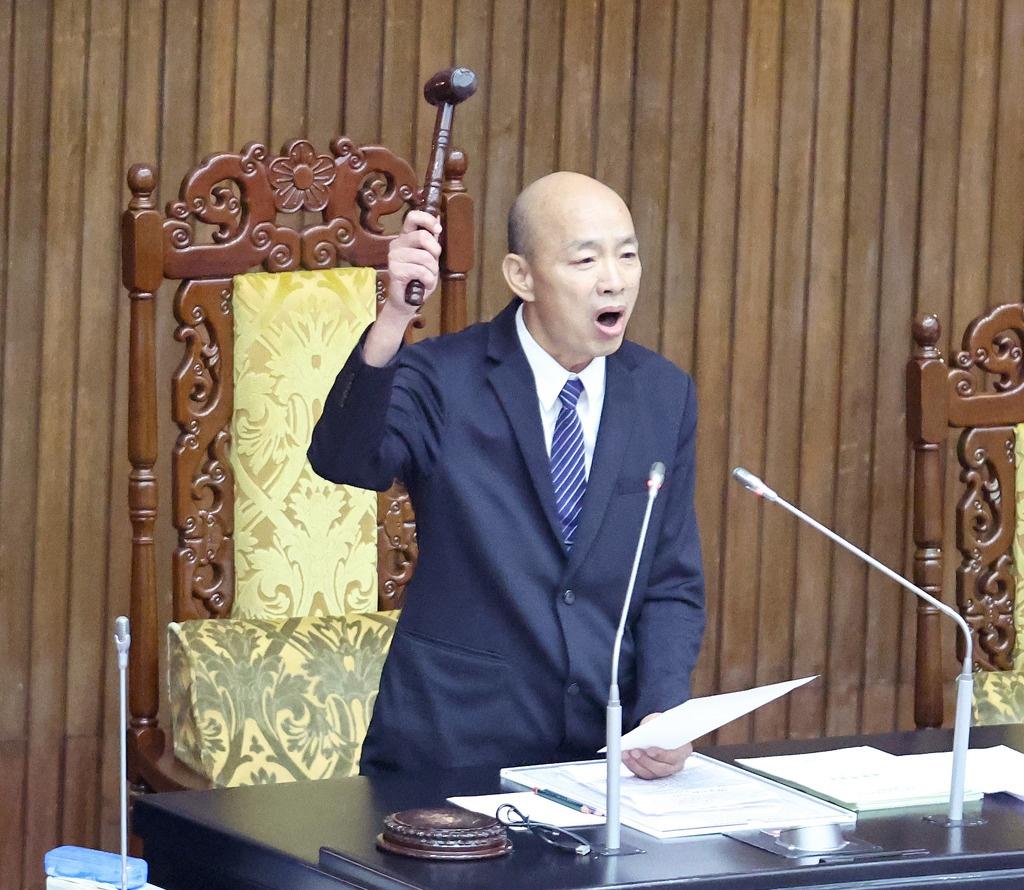韩粉杏仁哥吴育全喊话蓝营团结　勿让绿营捡到枪因今年度总预算审查，中国国民党籍“