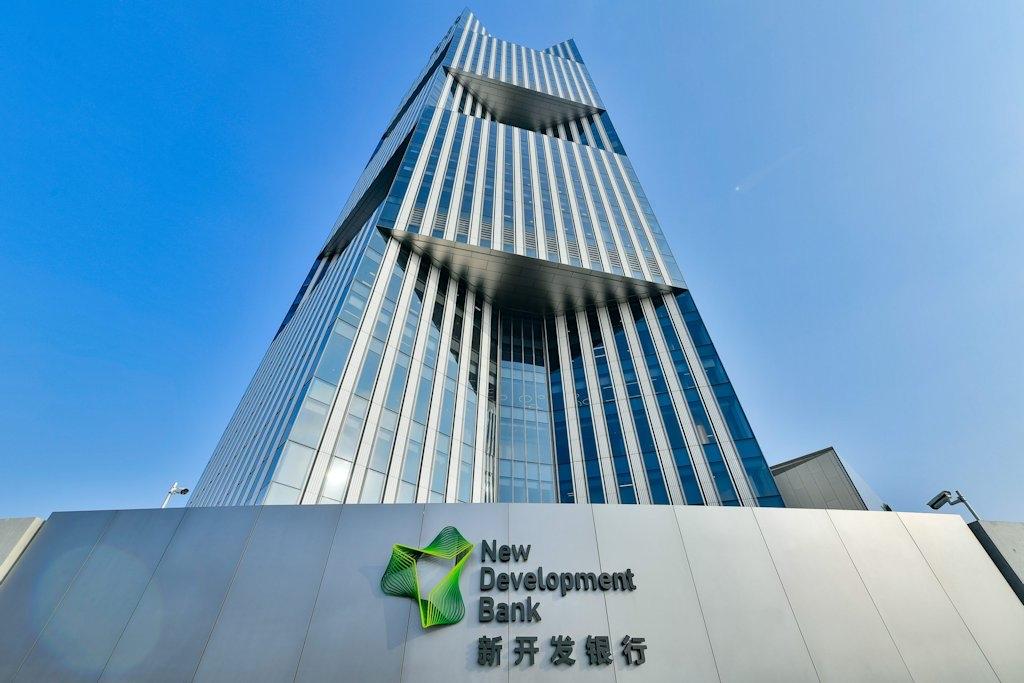 伊朗正式加入金砖银行！美国的金融绞索，被剪开了一道口子伊朗央行行长赫马蒂刚刚